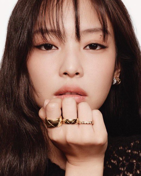 PopBase's tweet image. BLACKPINK's Jennie reveals she wants to release her solo debut studio album in 2024:

“My dream is to release my first full-length solo album this year to the world.”