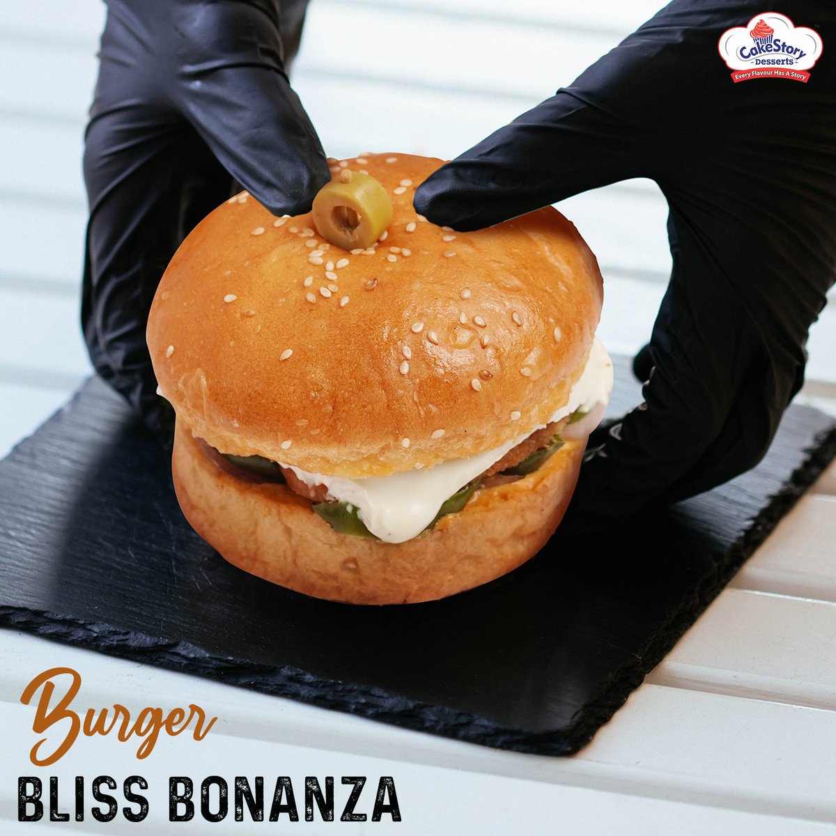 CakestoryD's tweet photo. Calling all flavor pioneers! Join the taste revolution – our burgers are not just a meal, but a Gen Z culinary experience. Ready to redefine your burger game? 🍔🚀 #GenZBiteAdventure 

#CakeStoryDesserts
#bakery #pune #burgerporn
#burgerking #burgerlover #mcdonalds #cakes https://t.co/xON0nliYPR