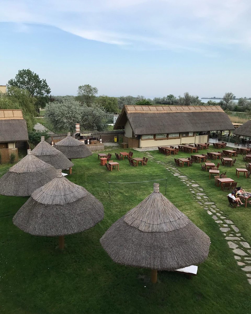 Traveling  2  Romania tweet media