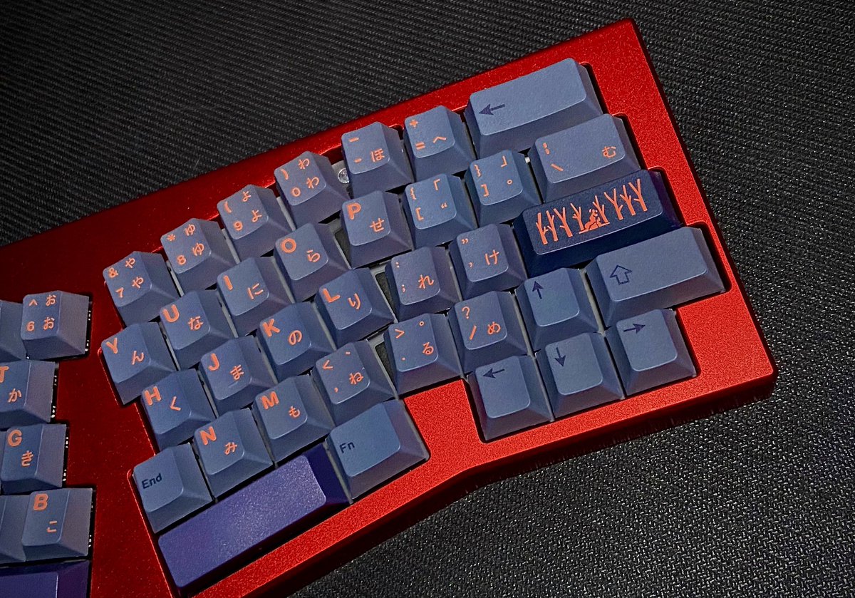 sumintcondition's tweet image. if “still coping sa cancelled flame rises in bangkok but i also love yunjin’s orange hair” was a keyboard ❤️‍🔥🍊