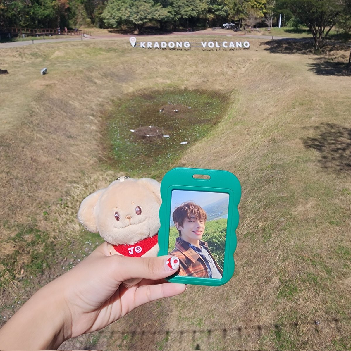 bamxtwo99's tweet photo. Walk walk walk with Jerry (& Jake🐶) #simjerry https://t.co/qRtdDJWk3Z