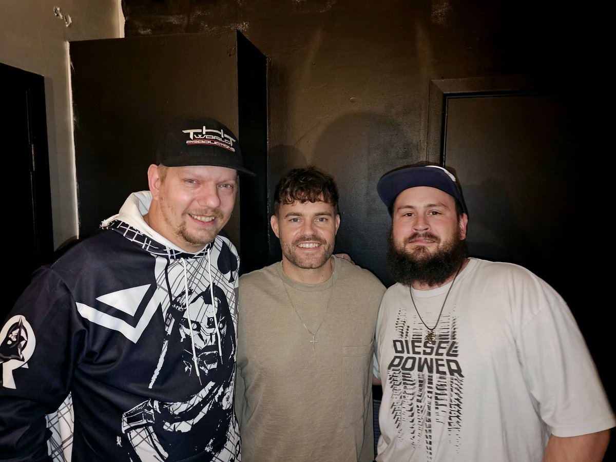 Happy New Year! 
What a NYE party it was at <a href="/oraseattle/">Oraseattle</a> with <a href="/GenixDJ/">Genix</a> and my brother! Epic night

#trance #house #techno #thtworld #thtworldproductions #nye2024 #music #dance #graphicdesign