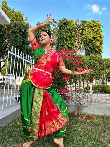grace_entertain's tweet photo. Actress @MadhurimaTuli19  is in her happiest element when she dances, gives us into her performance on 'Radha Kaise Na Jale'.
@GraceSofas

#gracesofa

#Mumbai

#gracesofaandentertainment

#entertainmentnews
@MadhurimatuliL @MadhurimaTuliFC @Sam73085698 
https://t.co/9EjUXqPbix https://t.co/oRAzK1EMOr