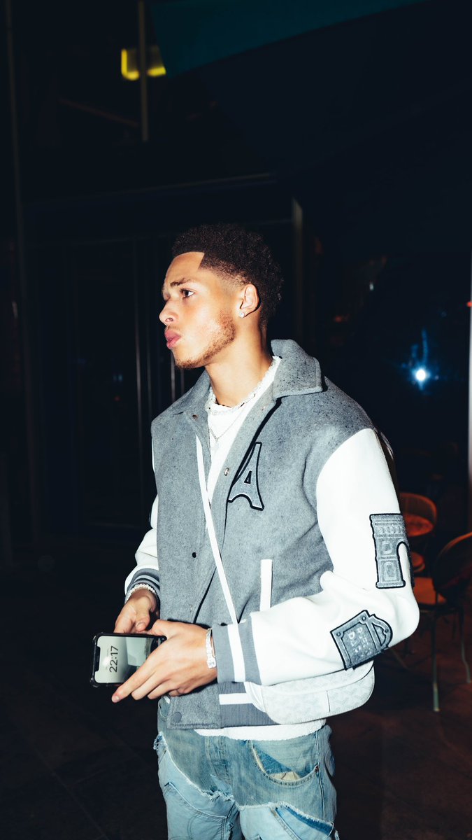 Caseyshannn's tweet photo. Another Year, Thank you God! 🙏🏽 https://t.co/qTPOrLDuTb
