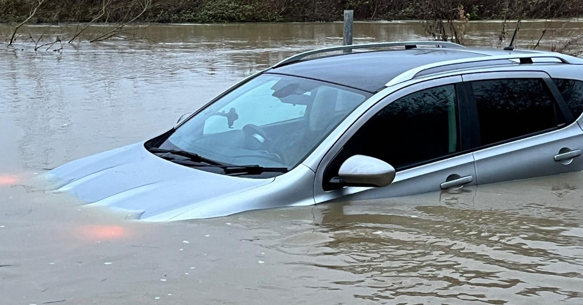 We've received lots of calls today asking us to recover vehicles after they have driven into flood water. We are not a recovery company. We do not recover vehicles. Only call 999 in the event of an emergency or risk to life.