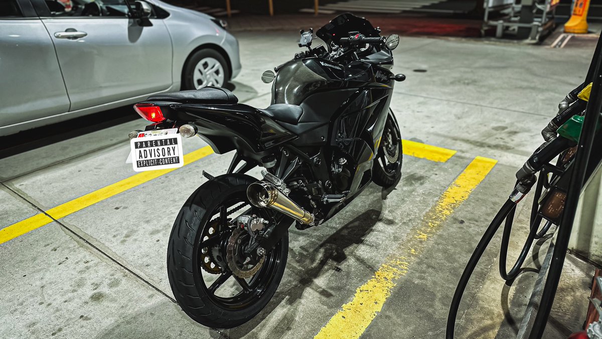 shinbalius2's tweet photo. #ガソスタは盛れる
 #Ninja250r https://t.co/WHmWJvjrDI