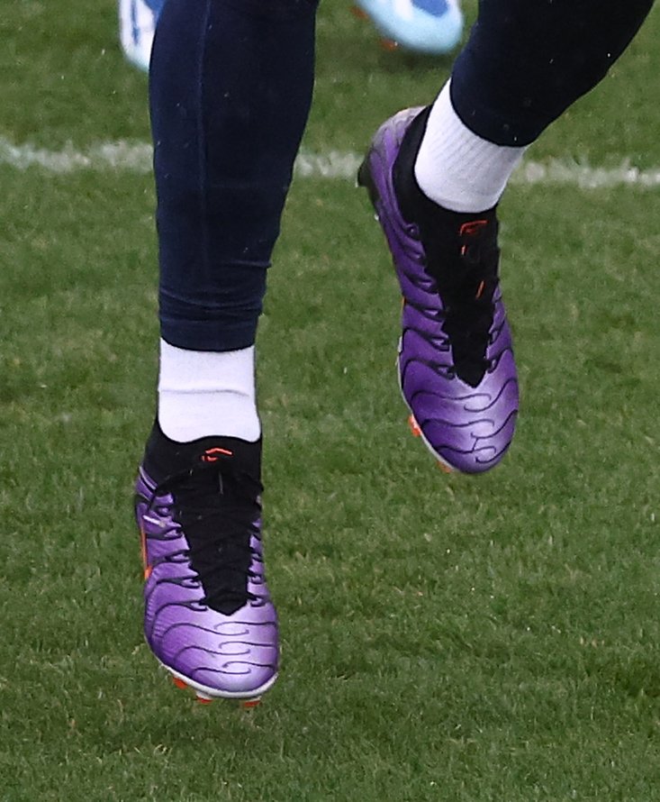 SoccerBible's tweet photo. 👀 All eyes on @KMbappe, who has stepped into the new year wearing a pair of Nike Air Zoom Mercurial Superfly IX boots styled on the brand’s Air Max Plus OG ‘Voltage Purple’. https://t.co/bcVsV9Jsl0