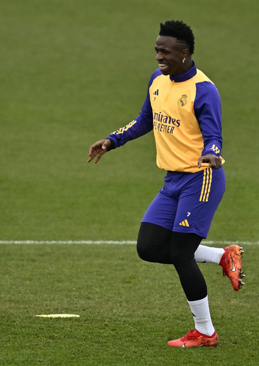 Real Madrid Fans 🤍 tweet media