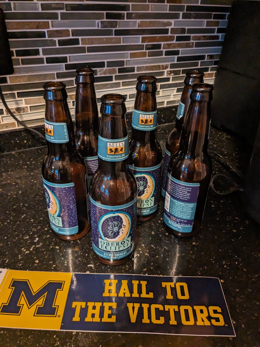 Sam Silknetter (@silknets) on Twitter photo Thanks <a href="/BellsBrewery/">Bell's Brewery</a> - I needed all 6 of these tasty Michigan natives to make it through last night. #GoBlue 💙〽️ Thanks <a href="/BellsBrewery/">Bell's Brewery</a> - I needed all 6 of these tasty Michigan natives to make it through last night. #GoBlue 💙〽️