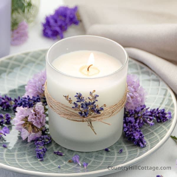 vermilIionmoon's tweet photo. Knock knock @lantsovheart ! 
Your secret Sankt Nik is here!  
A gift has been delivered to you!  🙌🎁
A message from the sender:  
"Something to remind you about your childhood. Also, so you won't lack of stock of lavender." 
#SecretSanktNik https://t.co/qFUtgkYy2t