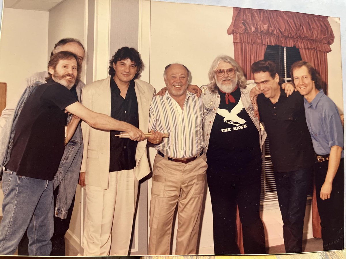 theweightband's tweet photo. Throwback Thursday: The Band and the Hawk Playing at Don Tyson‘s party in the early '90s. They all shared lots of laughs and made some great memories that night! -with Jim Weider
#levonhelm #levonhelmband #theband #theweightband #musicians #music #concerts #musicianontour https://t.co/8d3kOKVQEh