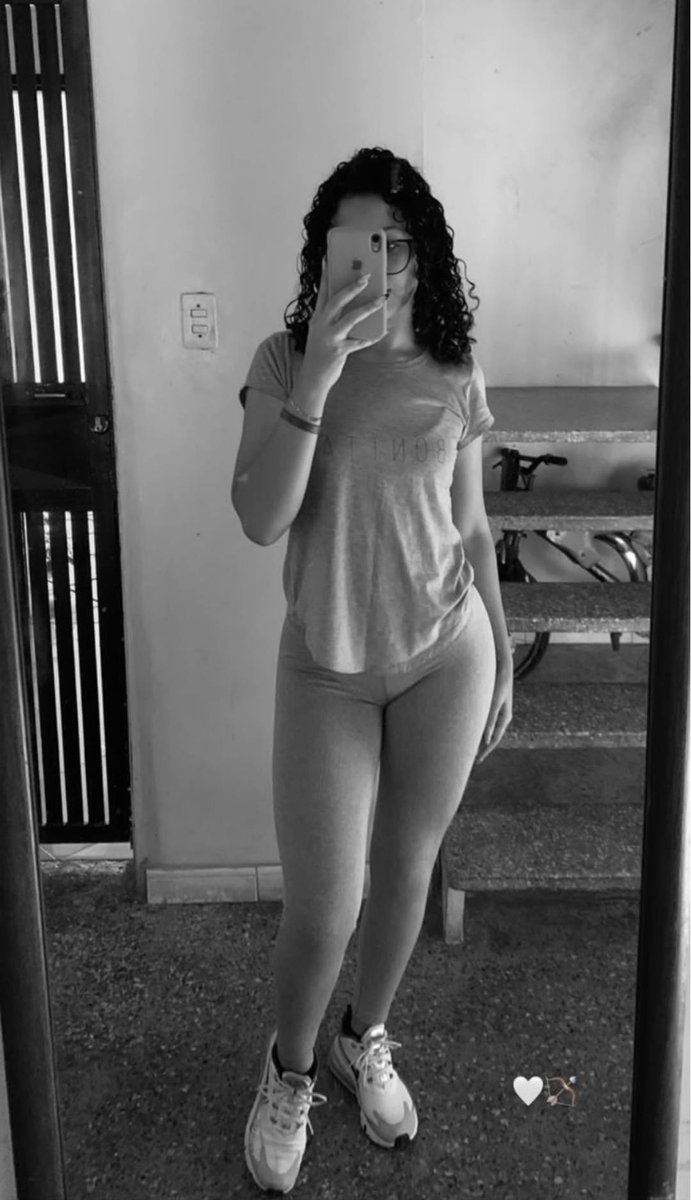SANDRALORENAA20's tweet photo. #inspo #style #Look #outfit #outfits #aesthetic #foto #fotografia 
#insta #model #modelo #viral #makeup #gafas #modelshoot https://t.co/nmxgBAVSTV
