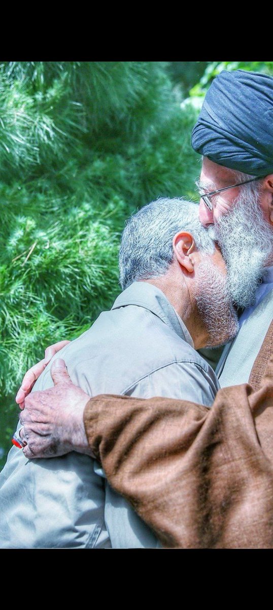 akbrzde_'s tweet photo. فقط باید حاج‌قاسم باشی که غم نبودنت شونه های کوه رو بلرزونه...
#شهید_القدس
#قهرمان_مردم https://t.co/7k1417Hqpe