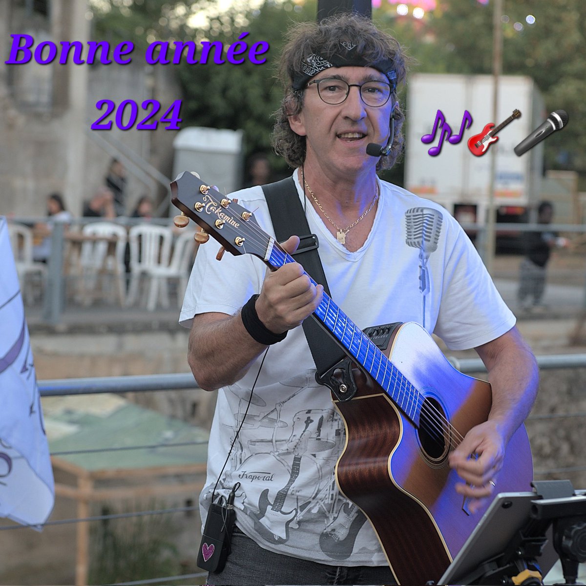 ChrisDelbard's tweet photo. Très bonne année 🎶🎸🎤 https://t.co/UisXn1Bp0o