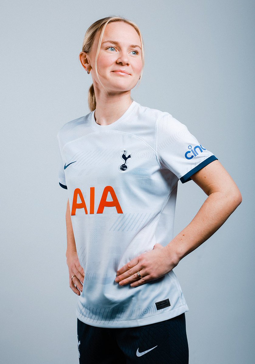 SpursWomen's tweet photo. IN LILYWHITE 🤍 https://t.co/KXFHbuUu6r