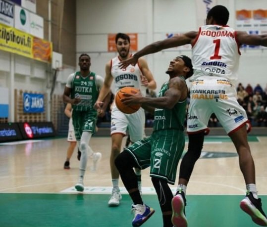 WDuchemin's tweet photo. 30pir, 15pts, 13asts, 4rbs, 1stls by #VincentGolson @YaBoy_Vino2 tonight. Huge double-double performance https://t.co/2AMy8yTjL0