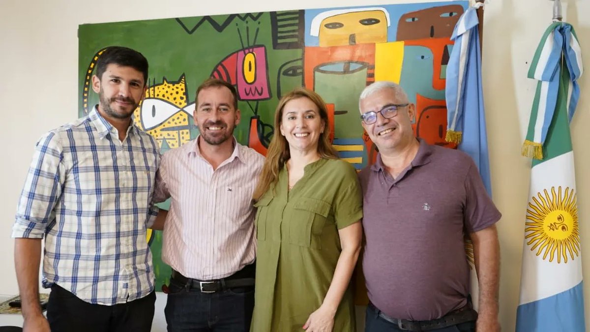 Nos reunimos con el intendente de Margarita Belén, Javier Martínez; con el objetivo de crear vínculos,  planificar acciones y ver proyectos a desarrollar con la mirada en la actividad turística 

El Turismo es #DesarrolloLocal para los municipios.

<a href="/LeandroZdero/">Leandro Zdero</a> <a href="/martinbdpd/">Martin Braillard Poccard</a>