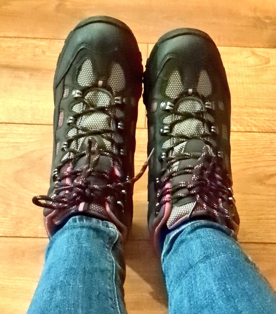 Justacarehomeg1's tweet photo. New boots....still not parting with old ones though... there's still some life in them, just hanging by a shoelace 🤣
#thesebootsweremadeforwalking https://t.co/wMcnDS2x35