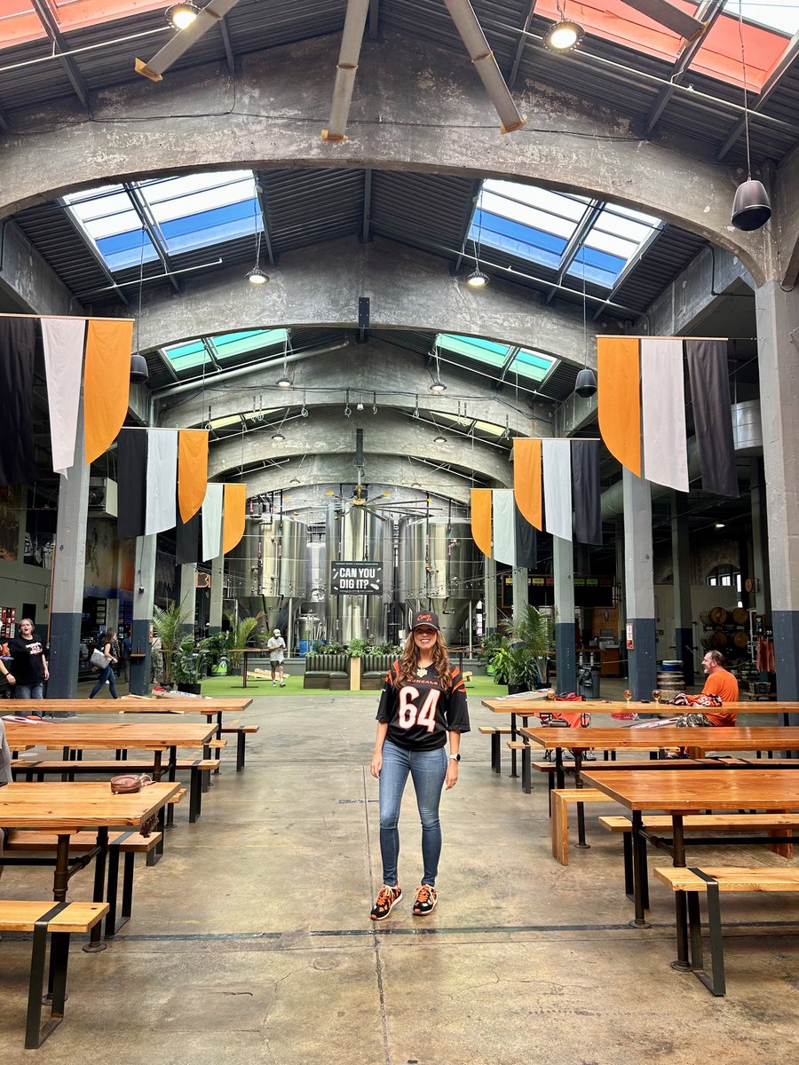 CincyBridget's tweet photo. Good hat, good jersey, good Cincy brewery. 🧡🖤

#WPMOYChallenge     Karras
#WPMOYChallenge     Karras
#WPMOYChallenge     Karras
#WPMOYChallenge     Karras
#WPMOYChallenge     Karras
#WPMOYChallenge     Karras
#WPMOYChallenge     Karras
#WPMOYChallenge     Karras https://t.co/vkBOBsDrru