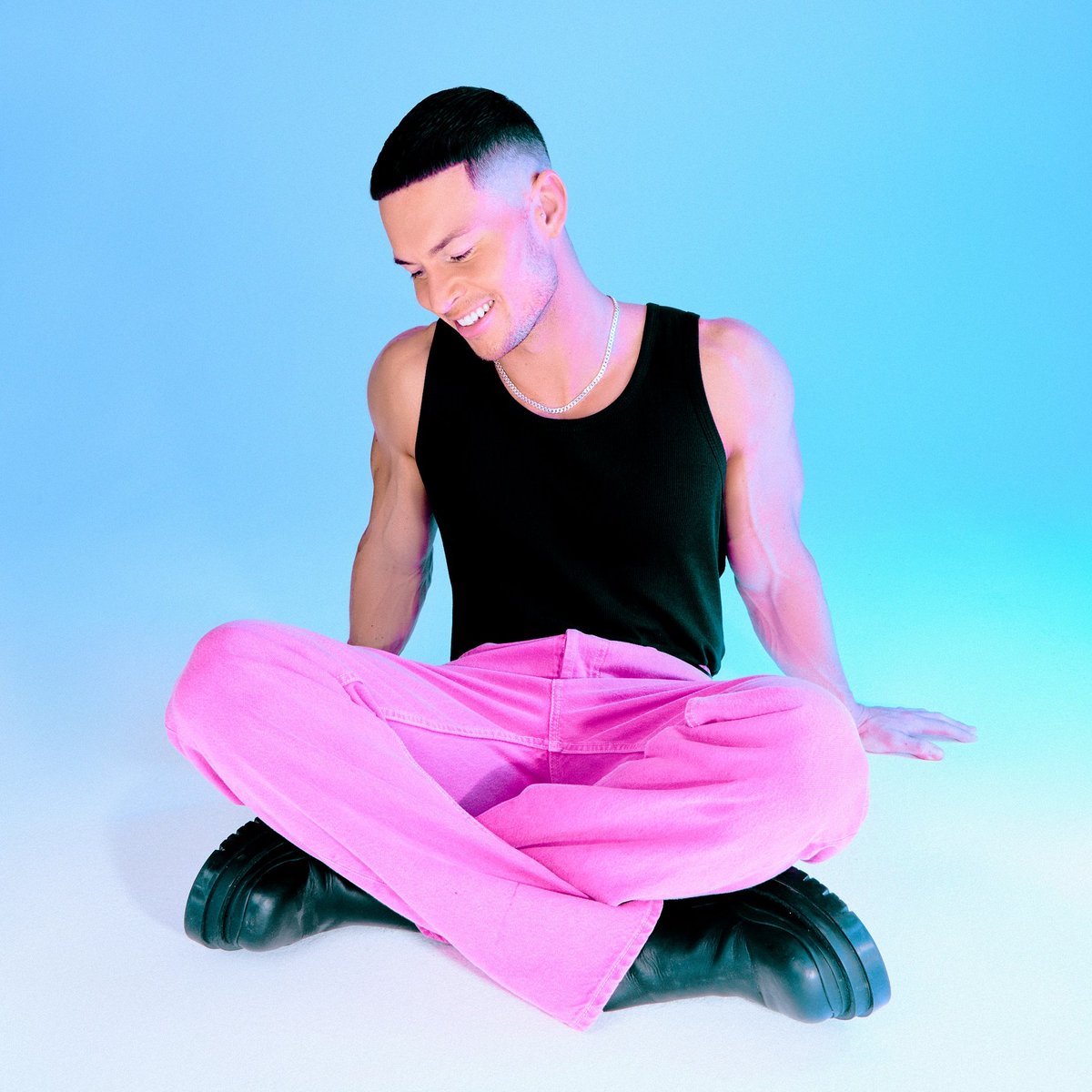 officialcharts's tweet photo. 🚀 Going up! 🚀
Joel Corry's (@JoelCorry) #AnotherFridayNight set for Official Albums Chart surge this week 🕺
See your Albums Chart Update right here: https://t.co/ZwP0yFQtir https://t.co/AfhzpQGdcX