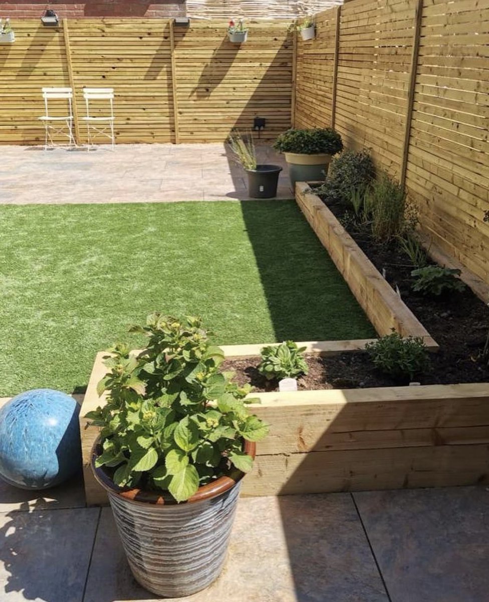 🌪💨Has this weather caused chaos  in your garden🌪💨

If your fence has blown down or broken completely, I can help replace it for you with horizontal or feather edge fencing! 🏡

6ft feather edge was £125 per metre now £90

6ft Horizontal timber fence £140 per metre now £105