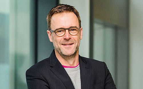 ITMredaktion's tweet image. Im Interview spricht Jörg Hesske, #Elastic, darüber, warum das #Blackbox-Konzept mittlerweile ausgedient hat und wie stattdessen #OpenSecurity die #Cybersecurity-Community besser vernetzt und Unternehmen hilft, den #Fachkräftemangel zu bekämpfen.
bit.ly/41KaiZN