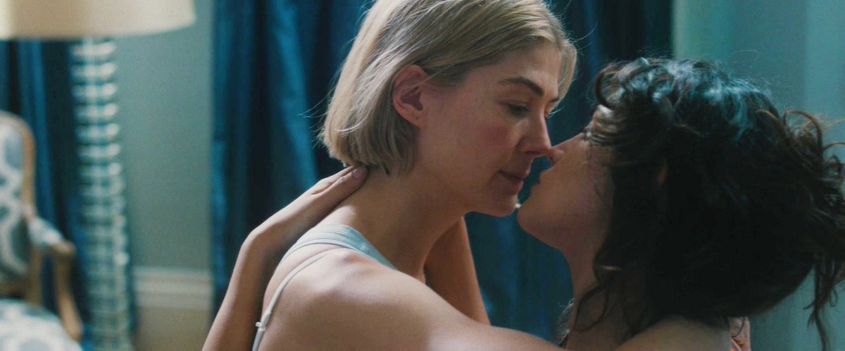 forcersei's tweet photo. rosamund pike i know what you are https://t.co/9iXnJbZeY8