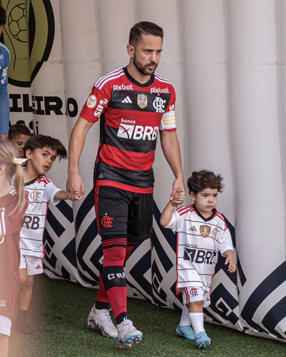 Obrigado por tudo <a href="/evertonri/">Everton Ribeiro</a> 🫡❤️🖤