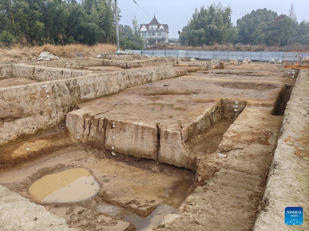 ChinaScience's tweet photo. Archaeologists have made new discoveries in the ruins of an ancient city dating back over 3,000 years in E China's Zhejiang. The ruins are believed to have been a vital regional base during the Shang Dynasty (1600 B.C.-1046 B.C.) https://t.co/bFrFVYS0eY