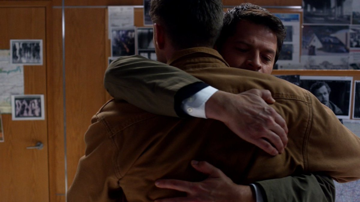 CasIsLoved's tweet photo. They knew what they were doing. Especially that Dean wears that jacket only once in 15 seasons, in this particular episode. https://t.co/syUvOfWZvs