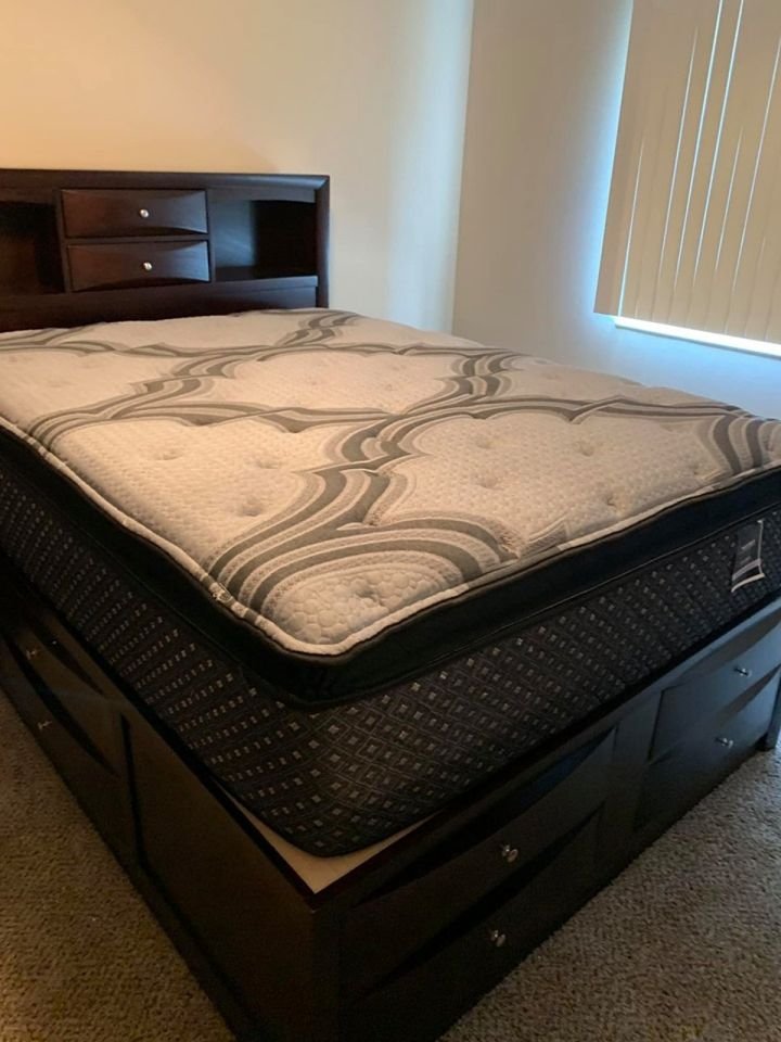 MBAofCC's tweet photo. Queens, Kings, &amp; Full Mattresses. BRAND NEW. MUST SELL
Prices vary depending on size &amp; style.
King mattresses start @ $275
Queen mattresses start @$150
Full mattresses starting @$140
Twin mattresses starting @$100
Supplies are very limited!
Everything is brand new in the plastic https://t.co/usq7TRmmwQ