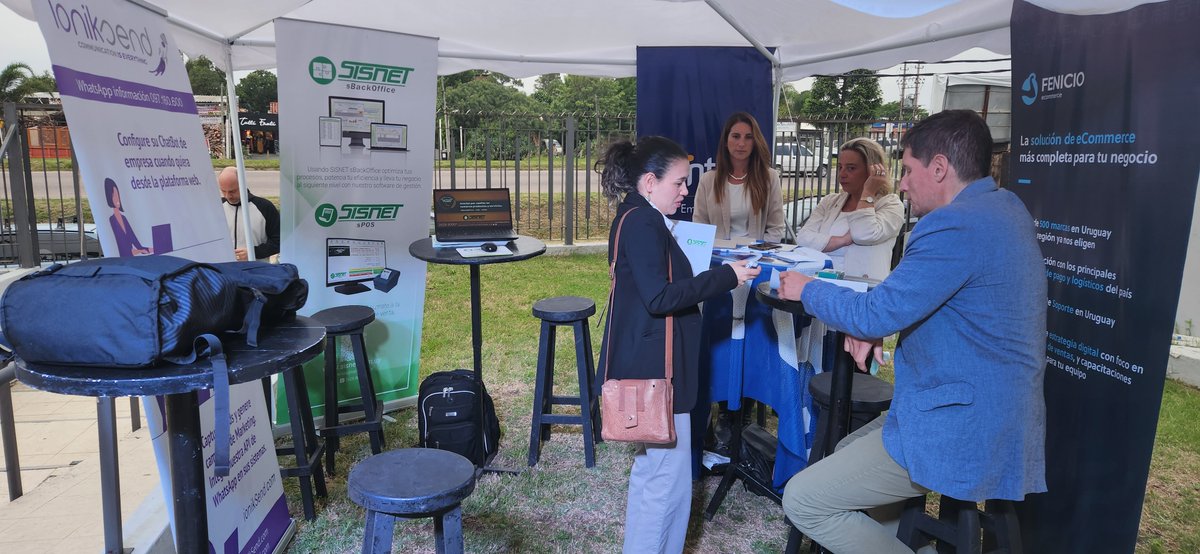 SISNETSoftware's tweet image. Ultima actividad del 2023 de la @ANDEUruguay   #ModoDigital# en Ciudad de la Costa y estuvimos presentes allí presentando nuestros productos para Pymes.