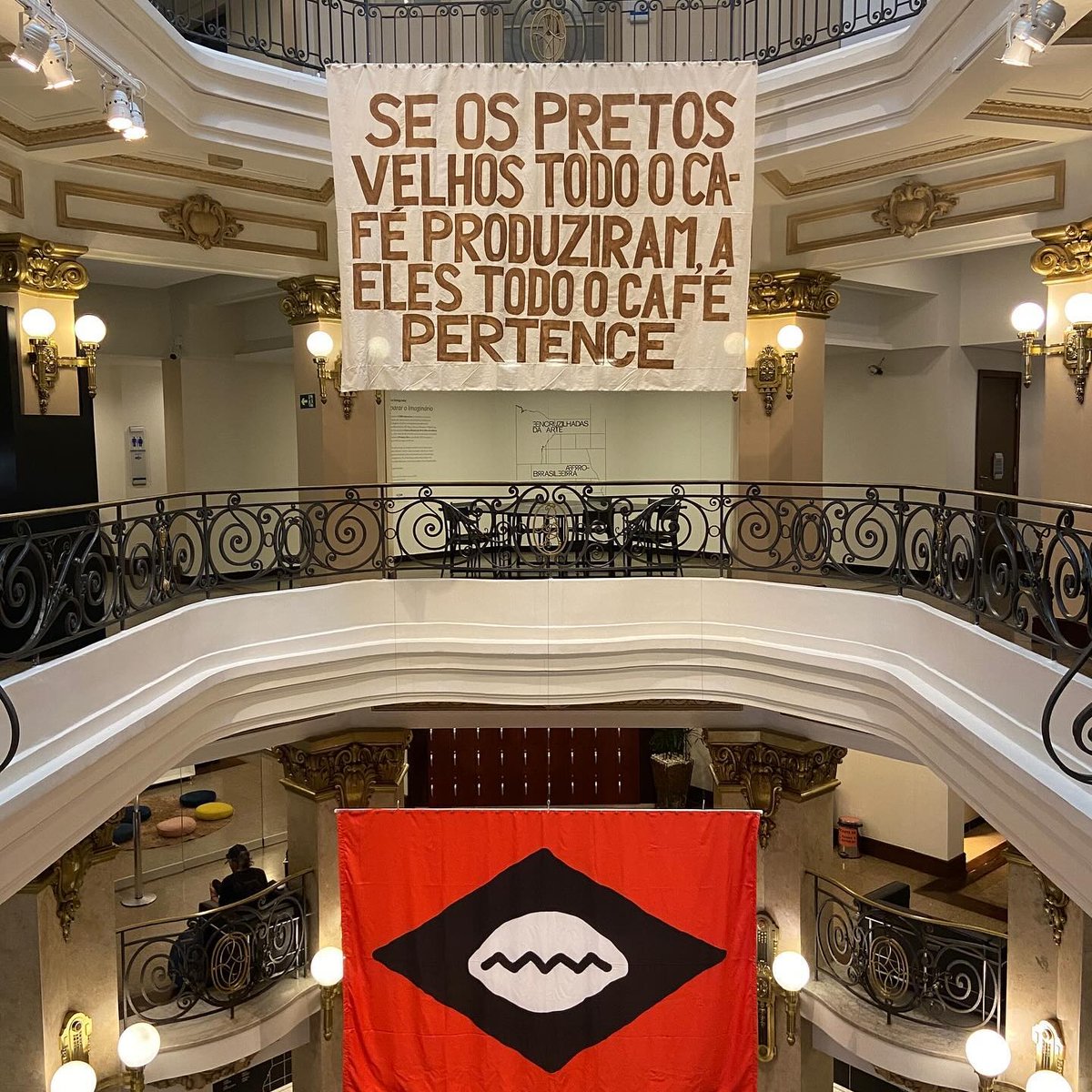 EdianeMariaMTST's tweet photo. EXPOSIÇÃO - “Encruzilhadas da arte afro-brasileira” está em cartaz no CCBB SP https://t.co/ftYmkYLYlt