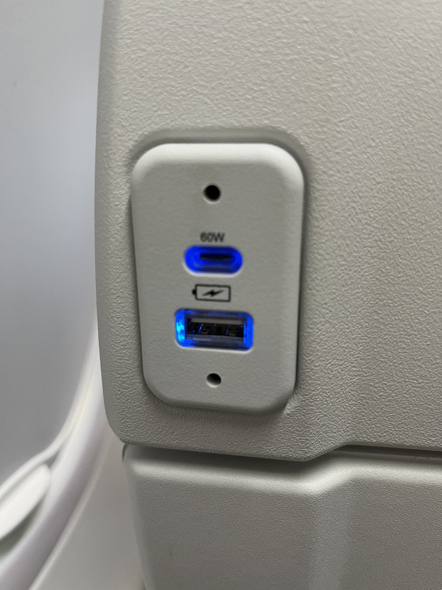kzfox's tweet photo. I heard it was in its way for @SouthwestAir but I hadn’t seen it with my own eyes until now. #powerup https://t.co/fwH0V9k2Jh