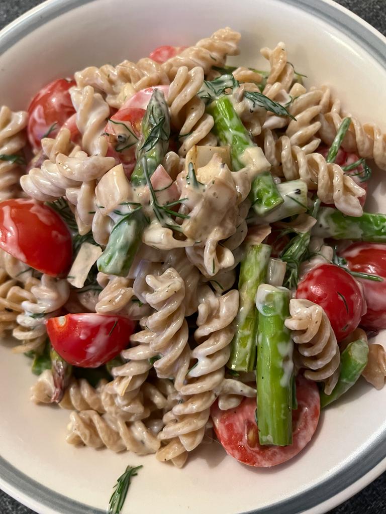 A yummy fresh veggies pasta tonight 😋 a random concoction as it so often is 😃
#Veganuary #GoVegan #endspeciesism