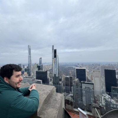 RobertPmena's tweet photo. #NuevaFotoDePerfil https://t.co/g6eBjLYO4P