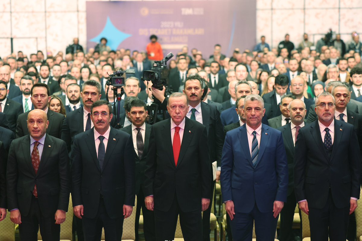 Cumhurbaşkanımız Sayın <a href="/RTErdogan/">Recep Tayyip Erdoğan</a>’ın teşrifleriyle “2023 Yılı Dış Ticaret Rakamları Açıklaması” programına katıldık.

2023 yılı Aralık ayında 23 milyar dolar olarak gerçekleşen ihracatımız, 2023 yılı genelinde 255,8 milyar dolara ulaşmıştır. Böylelikle OVP’de 255 milyar dolar