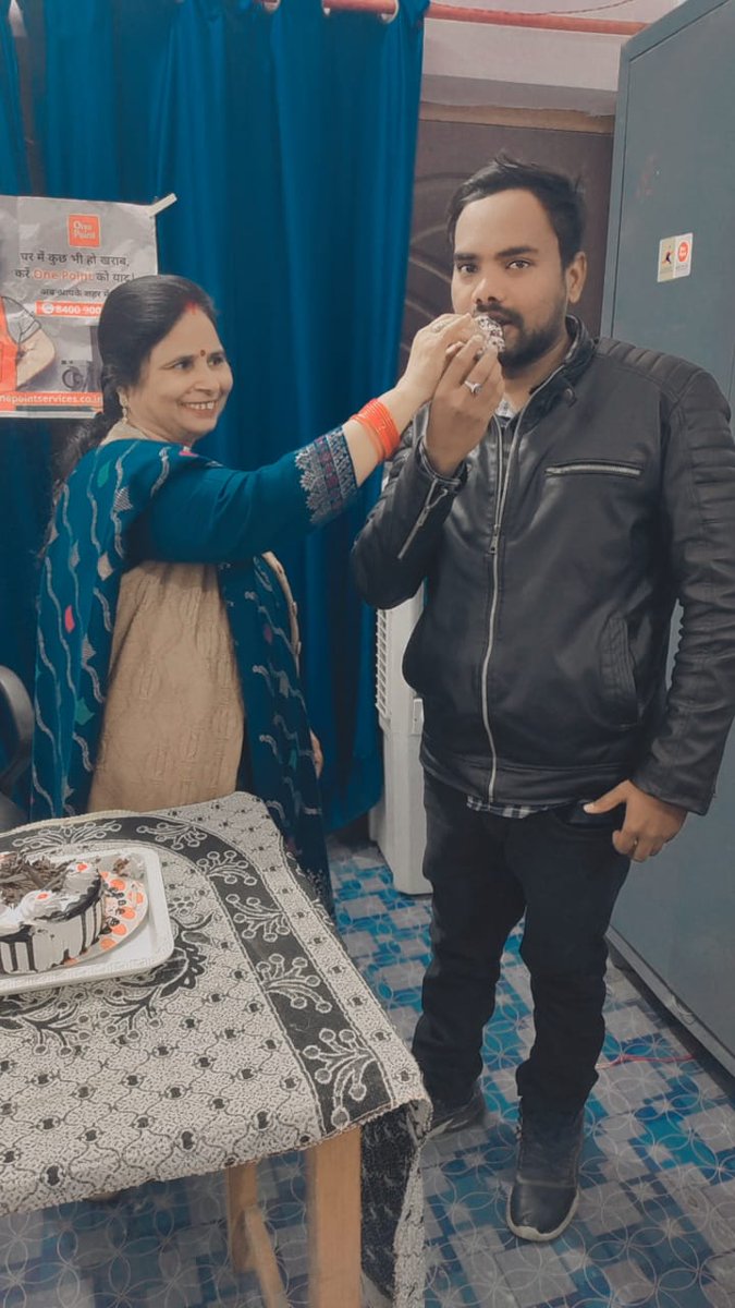 One_Point_'s tweet image. Cheers to new beginnings! 🎉 #OnePointServices welcomes the #NewYear with gratitude and joy. 🥳✨ 
 
We're thrilled to announce the launch of our much-anticipated #BeauticianServices! 💅💄 Join us on this beautiful journey. 💖✨

Visit us🌐 onepointservices.co.in

#NewYear2024