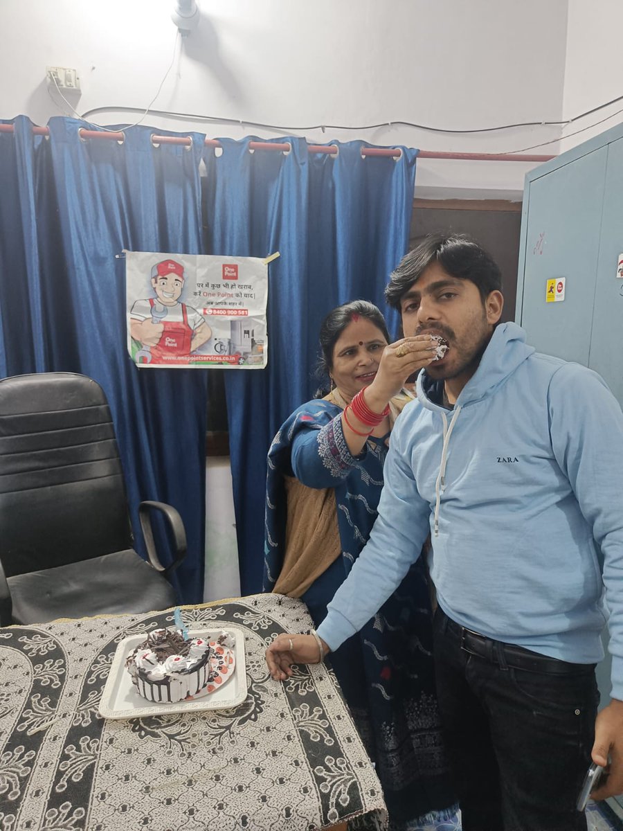 One_Point_'s tweet image. Cheers to new beginnings! 🎉 #OnePointServices welcomes the #NewYear with gratitude and joy. 🥳✨ 
 
We're thrilled to announce the launch of our much-anticipated #BeauticianServices! 💅💄 Join us on this beautiful journey. 💖✨

Visit us🌐 onepointservices.co.in

#NewYear2024