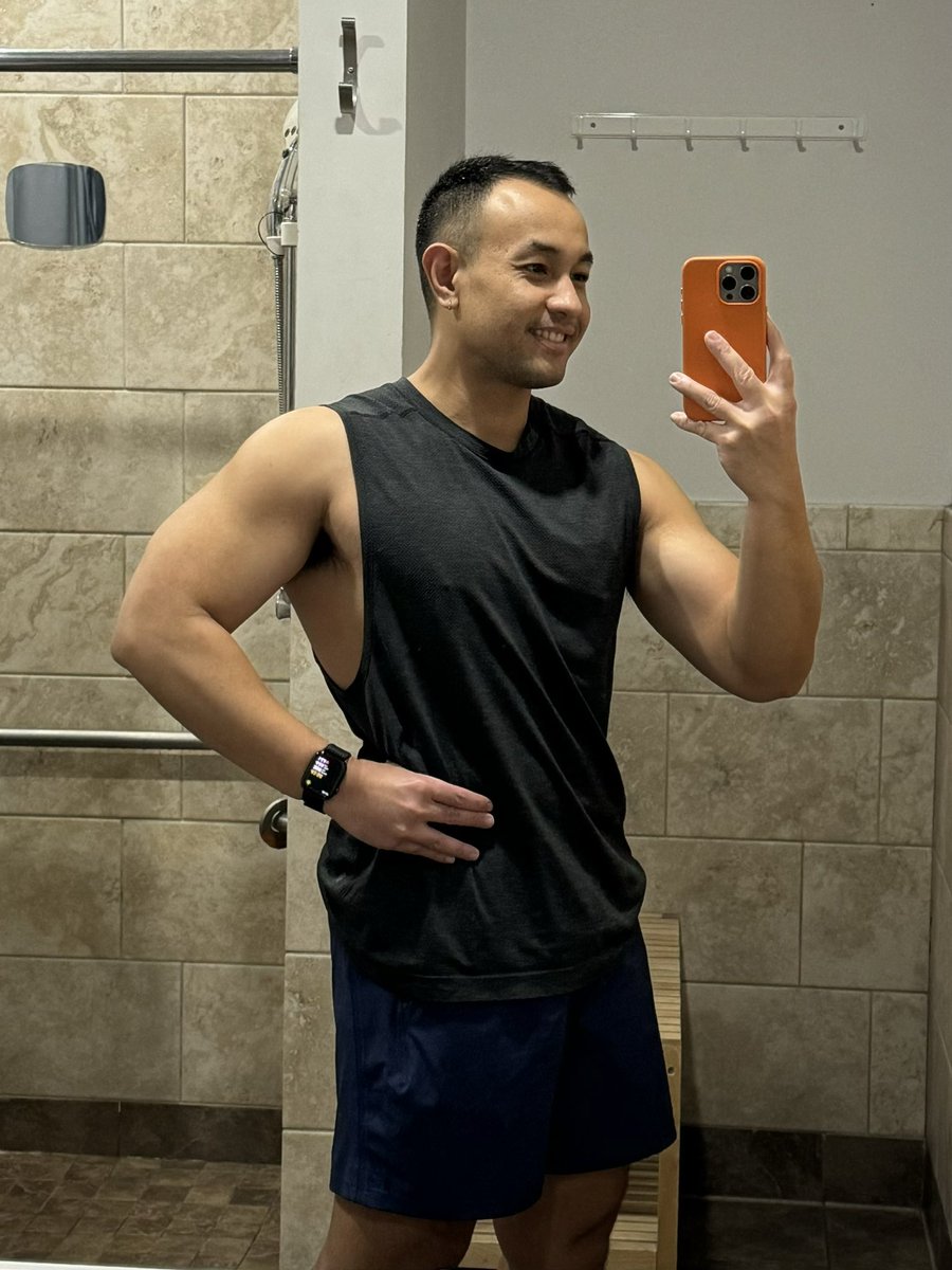 chefchefan's tweet photo. Starting the year 🏋🏻‍♂️ 5’6, 82.5kg https://t.co/eKpM8K3Cb6