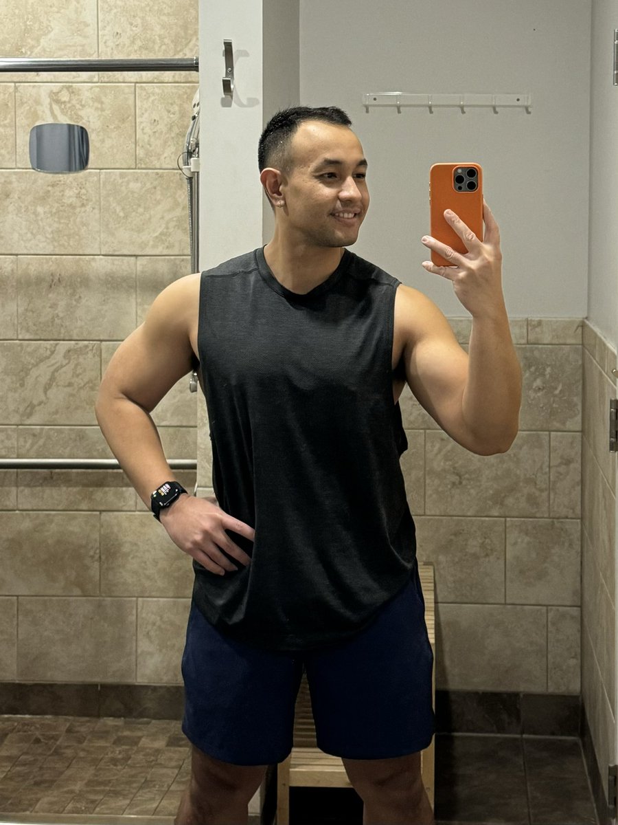 chefchefan's tweet photo. Starting the year 🏋🏻‍♂️ 5’6, 82.5kg https://t.co/eKpM8K3Cb6