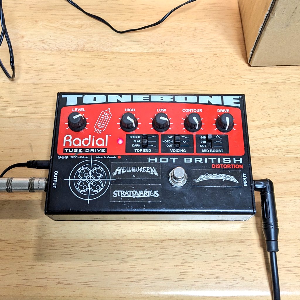 Dave_Ishizuka_M's tweet photo. 実家にあった昔のメイン歪みペダルを持って帰って弾きました。
メチャメチャええんやけど。
#toneborn
#radial
#hotbritish https://t.co/N4vRkmMY7Q