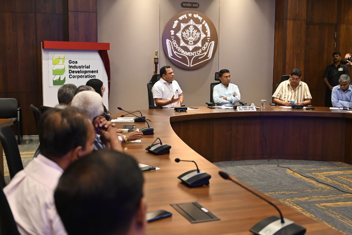 MauvinGodinho's tweet photo. Unveiled the dynamic New Logo of Goa #IndustrialDevelopment Corporation (#GoaIDC) along with our Hon’ble Chief Minister @DrPramodPSawant, #GIDC Chairman Shri. @ReginaldoGoa, Principal Secretary (Finance) Dr. V. Candavelou (IAS), GIDC MD Shri. P. Pravimal Abhishek,- (1/3) https://t.co/z4HNKVU4RY