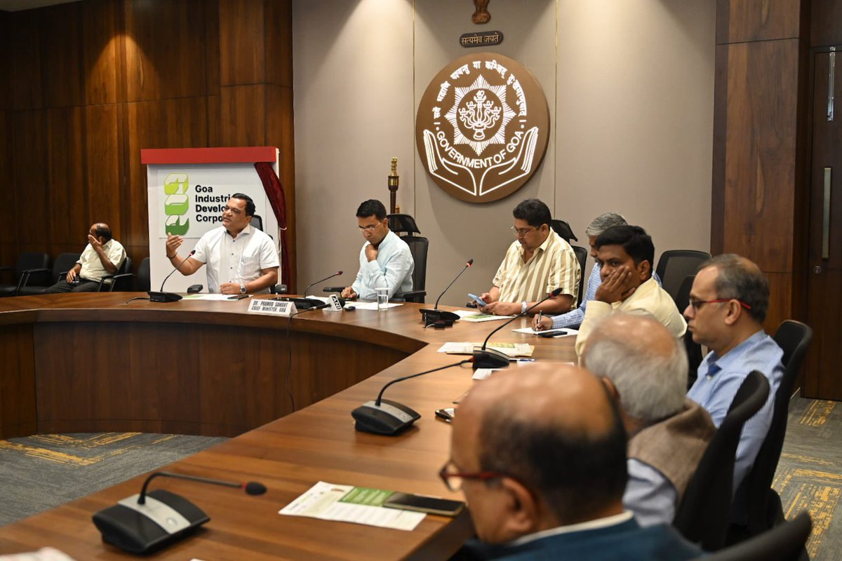 MauvinGodinho's tweet photo. Unveiled the dynamic New Logo of Goa #IndustrialDevelopment Corporation (#GoaIDC) along with our Hon’ble Chief Minister @DrPramodPSawant, #GIDC Chairman Shri. @ReginaldoGoa, Principal Secretary (Finance) Dr. V. Candavelou (IAS), GIDC MD Shri. P. Pravimal Abhishek,- (1/3) https://t.co/z4HNKVU4RY
