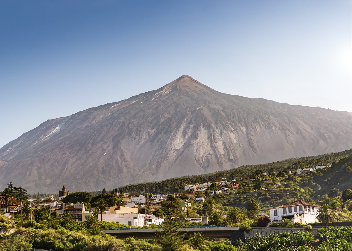 Imanolzuaznabar's tweet photo. El otro día estuve sacando fotos al Teide desde Icod de los Vinos, sin duda una de las mejores vistas de toda la isla. https://t.co/4x7S6frd2r