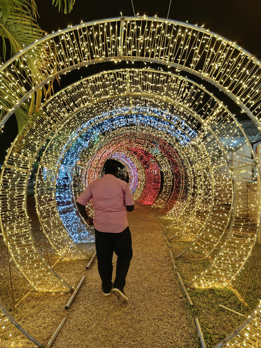 javdestinations's tweet photo. OFF-PEAK DAYS = N5,000 per person at JAV Christmas Village, Transcorp Hilton 💃🏿🕺
(covers entry, drink, free games)

We are OPEN everyday until 7th January, 2024

From 4pm to 11pm daily

Enjoy over 25 free games
#AbujaTwitterCommunity https://t.co/j1cIlJf34T