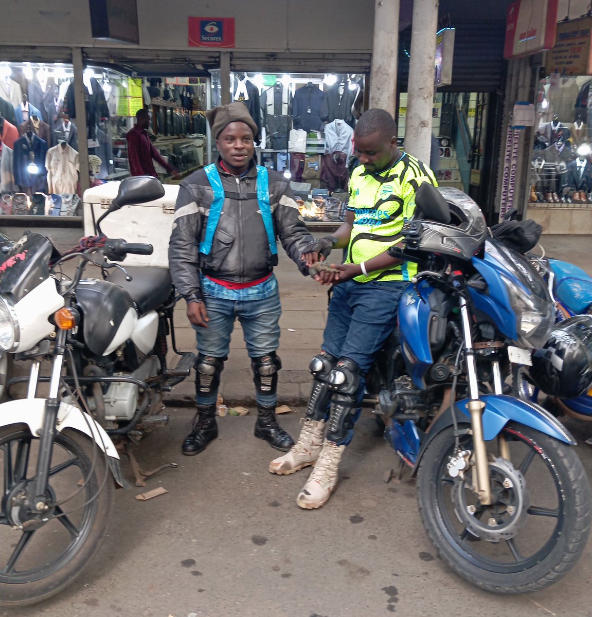 CaptainOchenge's tweet photo. Tumerudi kazi. Twawaomba mtupee your delivery and errands jobs. Tutadeliver. https://t.co/NjGAoxpeVQ