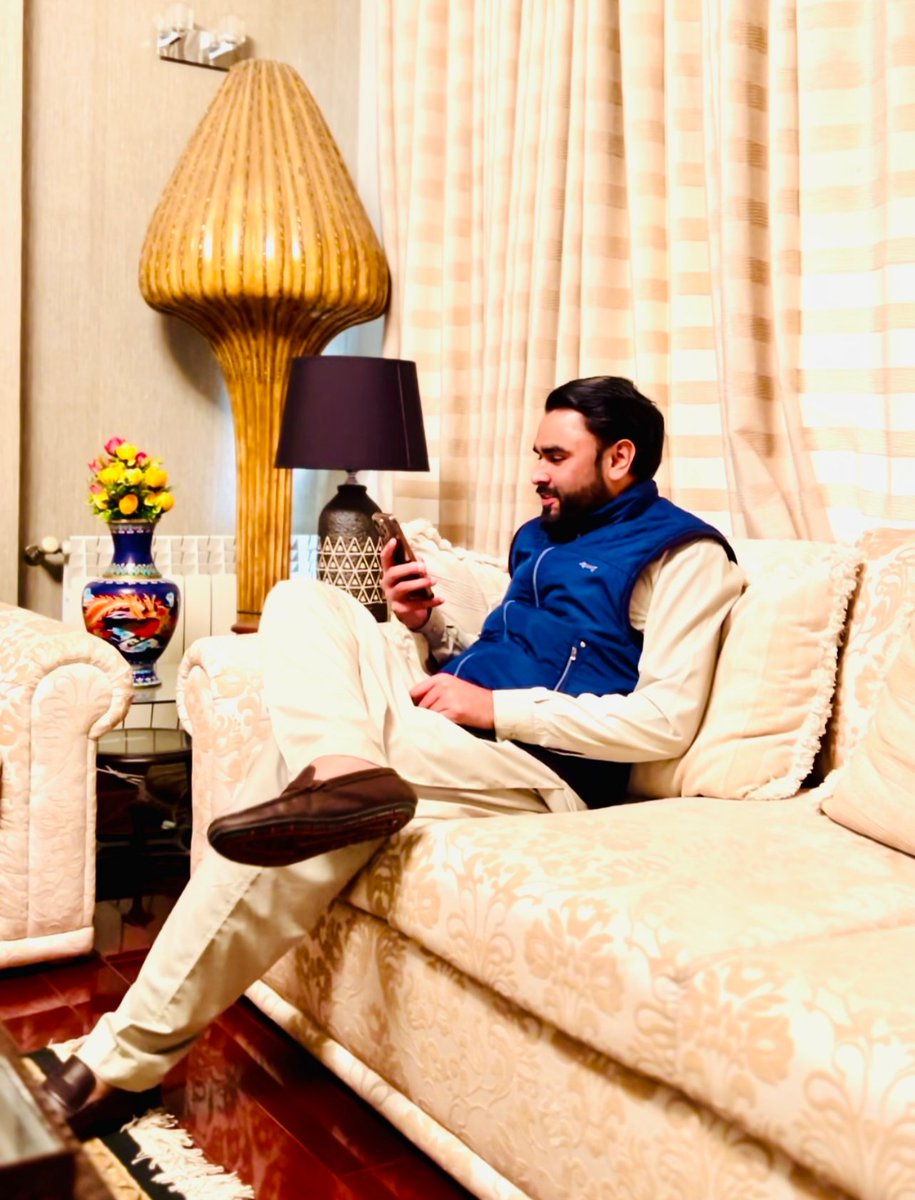 AliMuradPti's tweet photo. کبھی کبھی میرے دل میں خیال آتا ہے 😍
#Ali https://t.co/DhF0D53YeU
