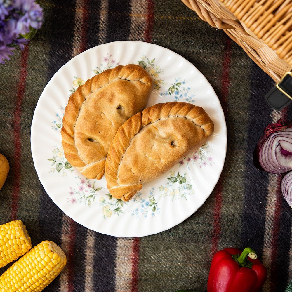 Happy Veganuary to All!  

Feast your eyes on our scrumptious Vegan Pasties 🔥 

The same Cornish love, 100% plant-based. Perfect for vegans, vegetarians, or anyone looking for a tasty, green twist this month 💚 

#Veganuary