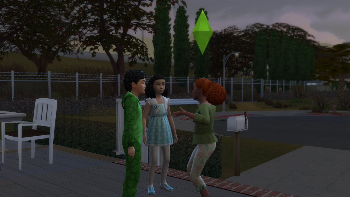 FSimsjunkie's tweet photo. #Sims4  simmers, heading into game to play my legacy, forgive the pic scam that may come later if I can remember my password! https://t.co/NEOaRcXsq5